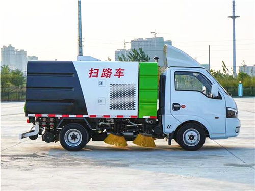 東風(fēng)途逸新型環(huán)衛(wèi)藍(lán)牌掃路車 城市清潔的靈活高效解決方案